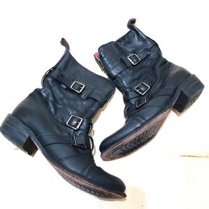Juicy Couture Black Pink Leather Boot